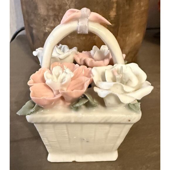 Vintage Porcelain Flower Basket Figurine Pink White Roses Made in China - Picture 3 of 6